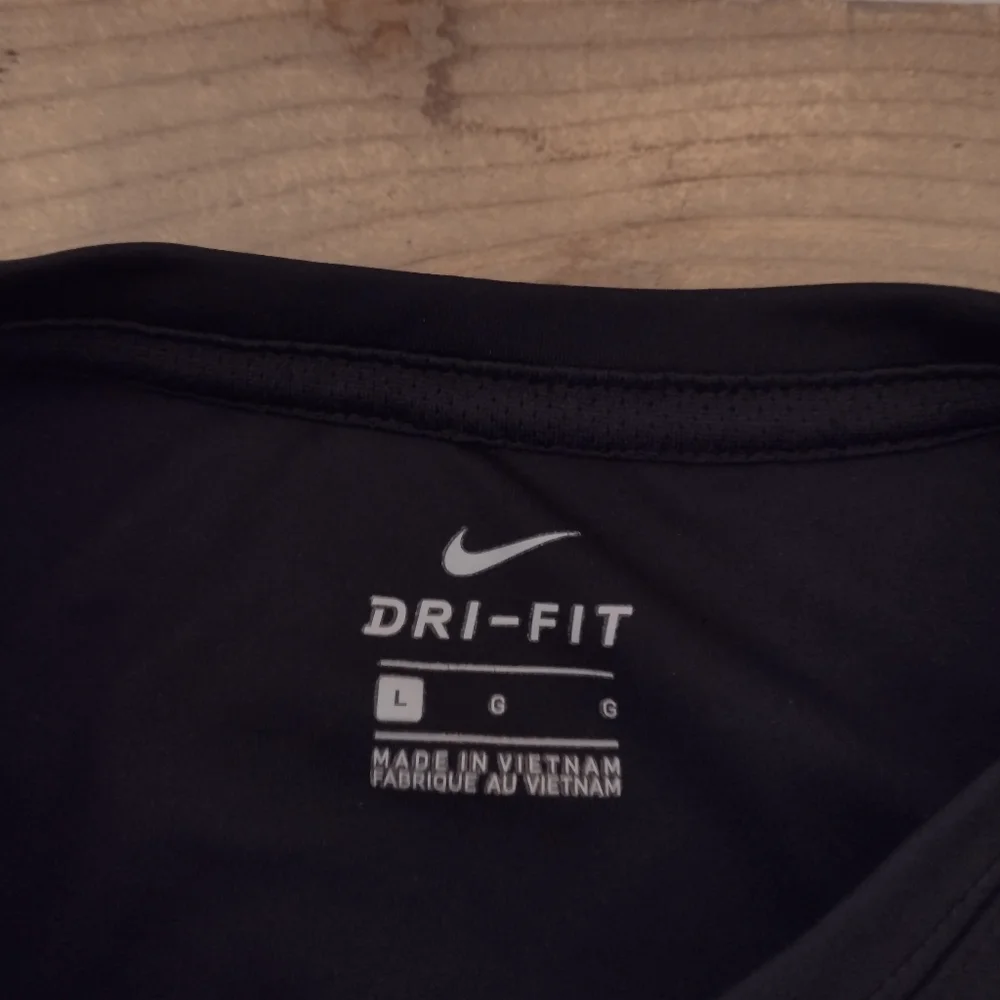 Nike Black Dri Fit Short Sleeve Tee Size L